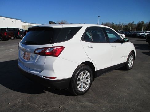 Used 2019 Chevrolet Equinox LS image 3