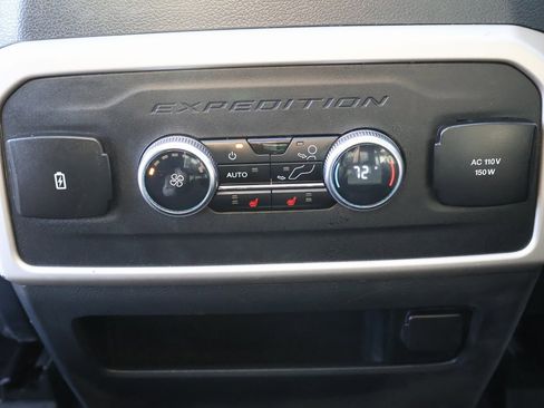 Used 2024 Ford Expedition Limited image 28