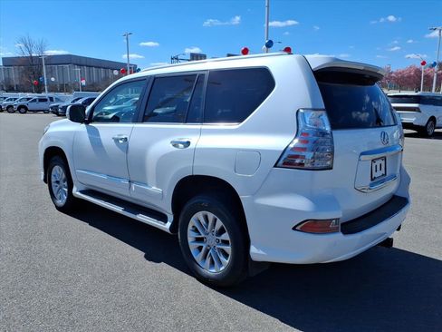 Used 2018 Lexus GX 460 Premium w/ Premium Package image 3