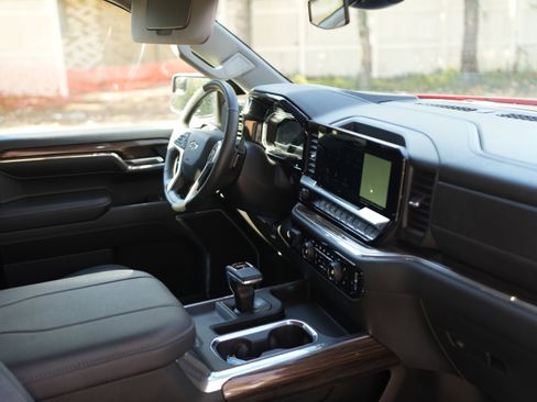 Used 2024 Chevrolet Silverado 1500 RST image 17