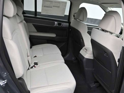 New 2026 Hyundai Santa Fe SE FWD image 12