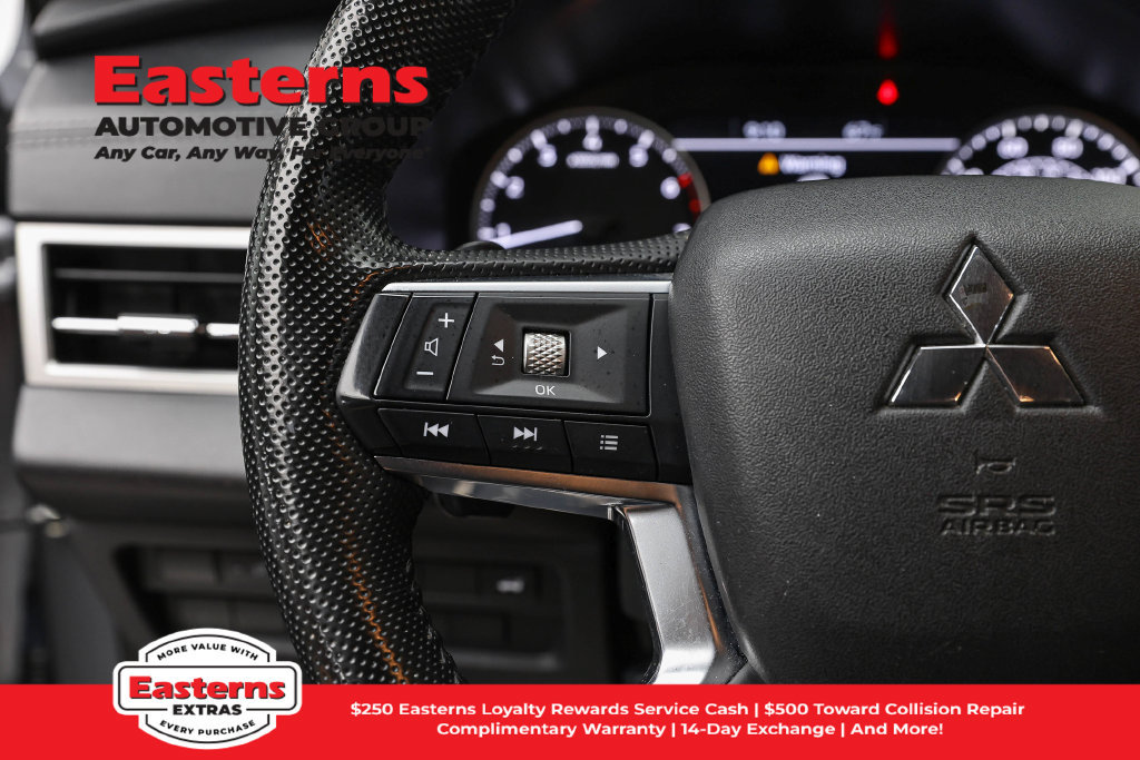 Used 2024 Mitsubishi Outlander SE AWD/4WD image 16