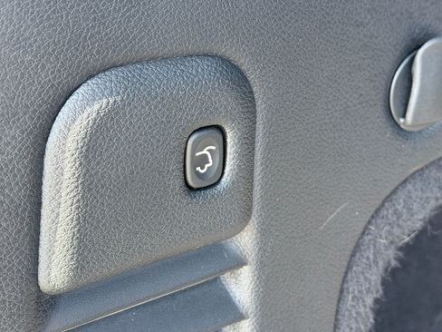 Used 2020 Jeep Grand Cherokee Altitude RWD image 10