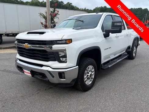 Used 2025 Chevrolet Silverado 2500 LT w/ Convenience Package AWD/4WD image 8