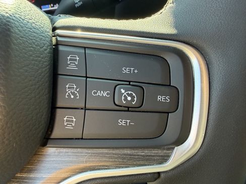 Used 2024 Jeep Wagoneer Series II AWD/4WD image 20