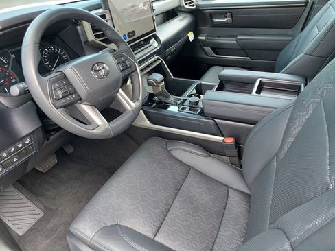 Used 2025 Toyota Tundra SR5 w/ SR5 Premium Package AWD/4WD image 9