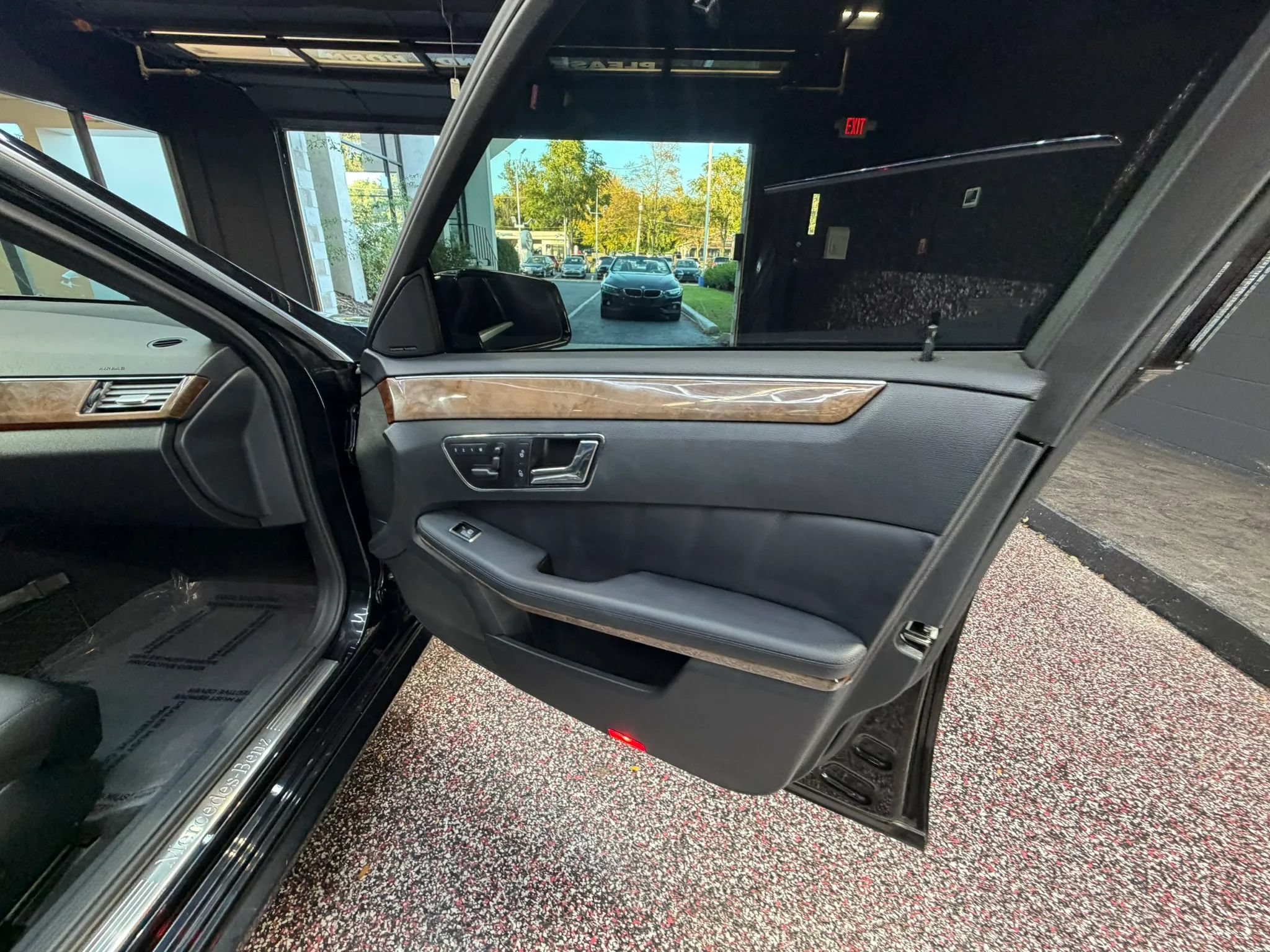 Used 2011 Mercedes-Benz E 350 4MATIC Sedan image 36