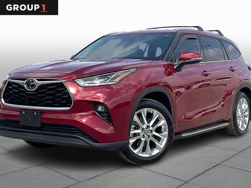 Used 2023 Toyota Highlander Limited image 1