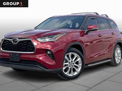 Used 2023 Toyota Highlander Limited