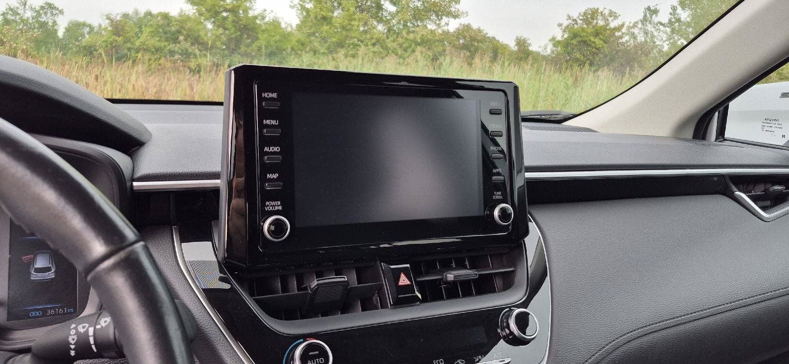 Used 2022 Toyota Corolla Cross LE AWD/4WD image 9