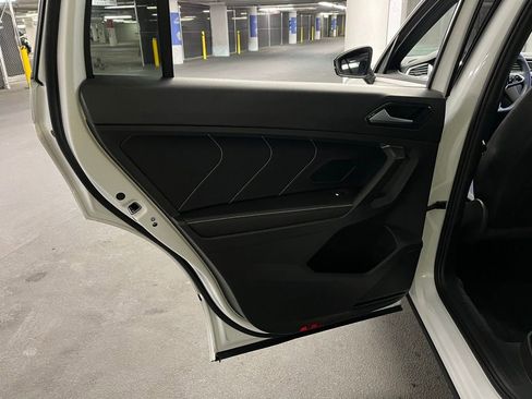 Used 2023 Volkswagen Tiguan SE R-Line image 20