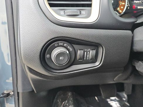 Used 2016 Jeep Renegade Latitude FWD image 31