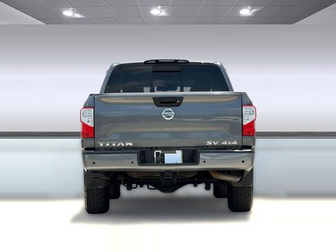 Used 2021 Nissan Titan SV w/ SV Convenience Package AWD/4WD image 10