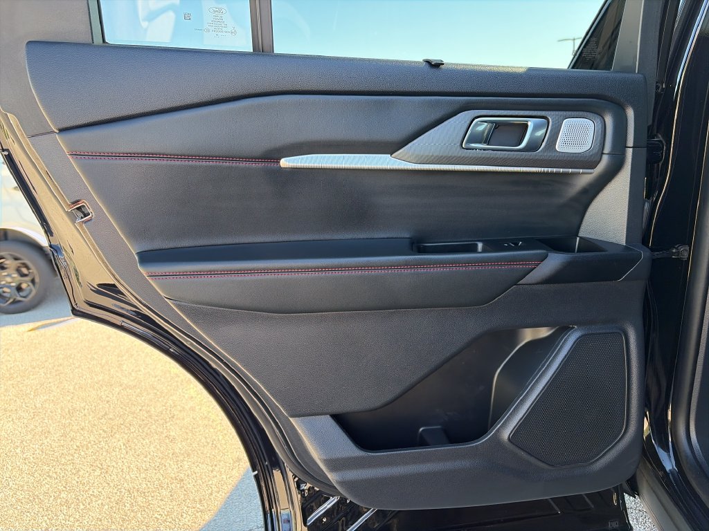 Used 2025 Ford Explorer ST AWD/4WD image 28