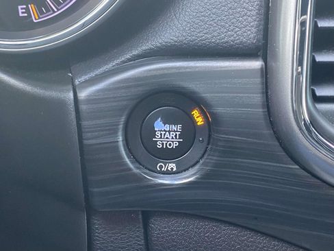 Used 2020 Jeep Grand Cherokee Laredo image 23