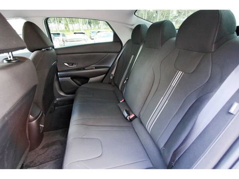 Used 2025 Hyundai Elantra Hybrid FWD image 13