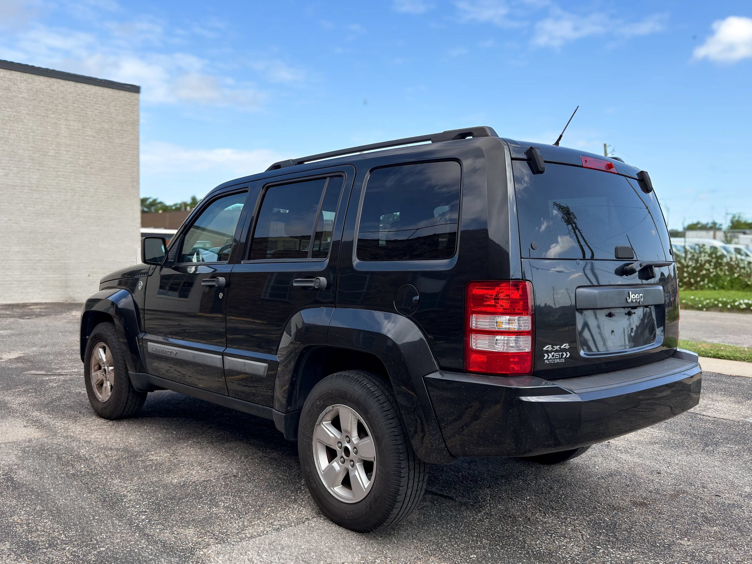 Used 2012 Jeep Liberty Sport w/ Popular Equipment Group AWD/4WD image 5