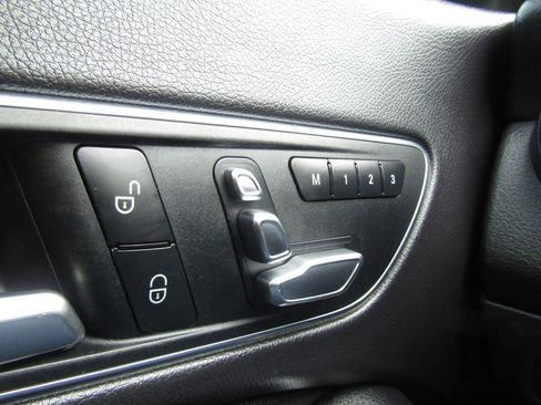 Used 2019 Mercedes-Benz CLA 250 4MATIC image 28