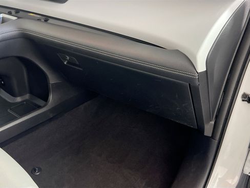 Used 2025 Toyota Sienna XLE FWD image 35