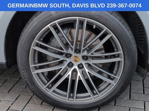 Used 2021 Porsche Macan S AWD/4WD image 12