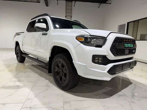 Used 2019 Toyota Tacoma SR5 image 3