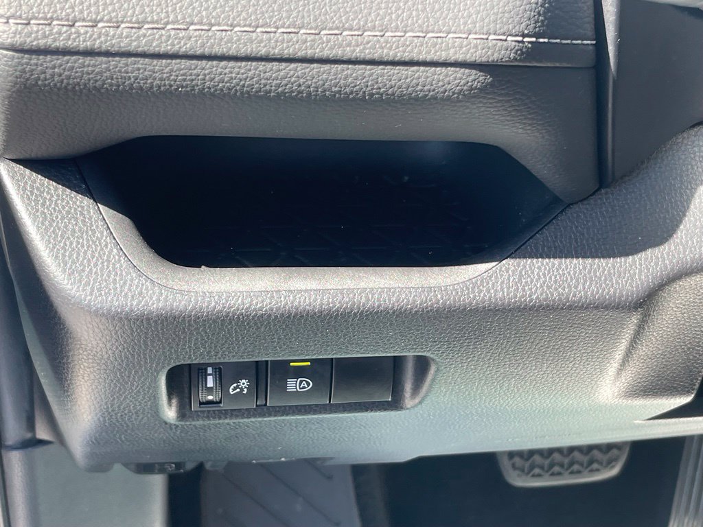Used 2021 Toyota RAV4 XLE AWD/4WD image 12