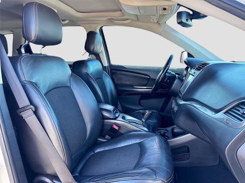 Used 2020 Dodge Journey Crossroad image 30