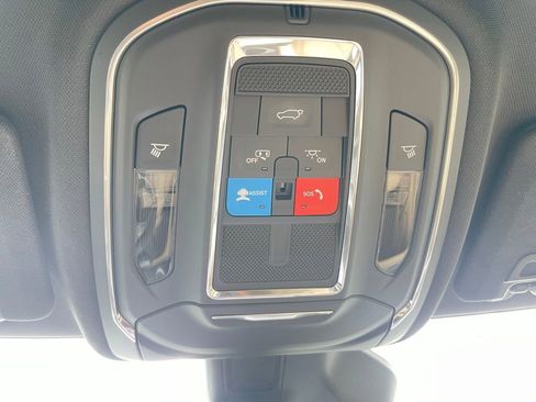 Certified 2024 Jeep Grand Cherokee Limited w/ Black Appearance Package AWD/4WD image 27