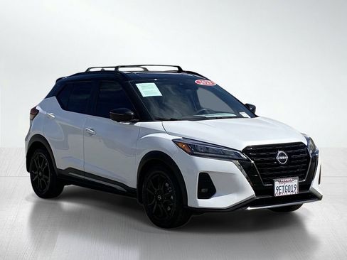 Used 2023 Nissan Kicks SR w/ SR Premium Package image 12
