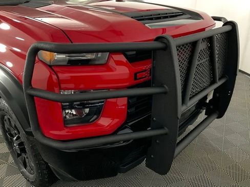 Used 2022 Chevrolet Silverado 2500 Custom w/ Custom Value Package image 8