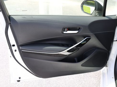 Used 2025 Toyota Corolla XSE FWD image 10