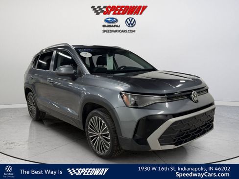 Certified 2025 Volkswagen Taos SE image 1