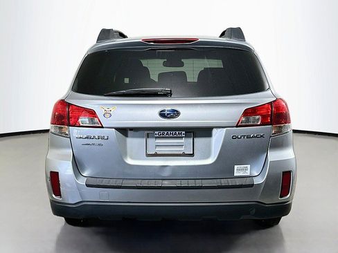 Used 2013 Subaru Outback 2.5i Premium AWD/4WD image 6
