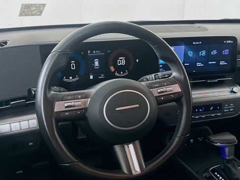 Used 2025 Hyundai Kona SEL image 18