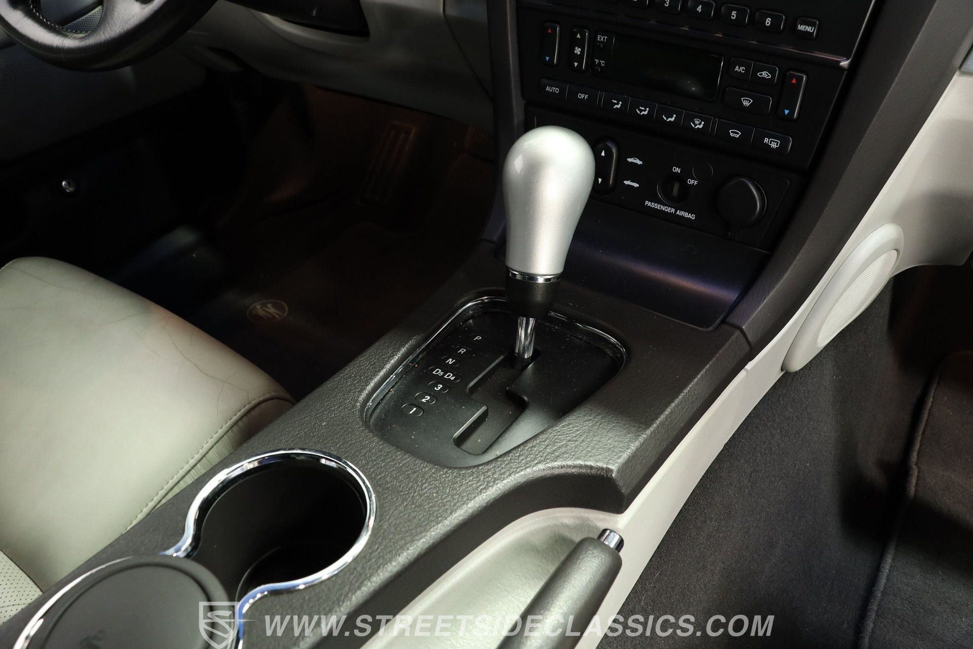 Used 2002 Ford Thunderbird Neiman Marcus RWD image 40