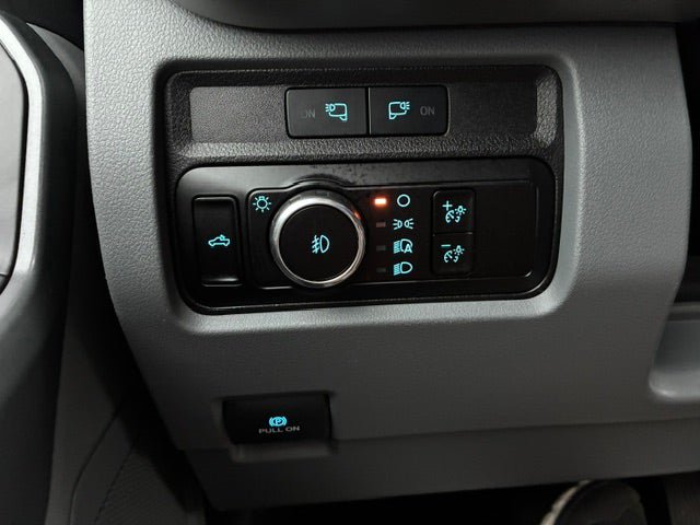 Used 2023 Ford F350 XLT w/ 360-Degree Camera Package AWD/4WD image 25