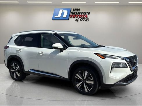 Used 2023 Nissan Rogue SL w/ SL Premium Package FWD image 3