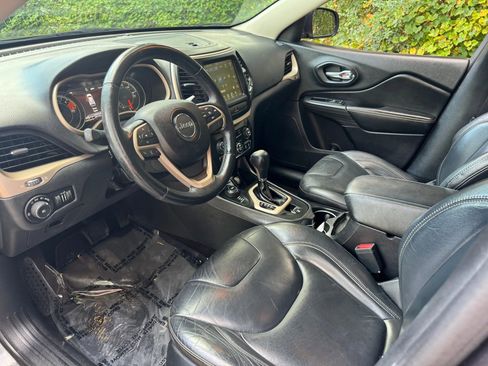 Used 2017 Jeep Cherokee Limited image 17