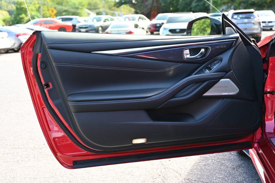 Used 2019 INFINITI Q60 Red Sport 400 w/ Cargo Package AWD/4WD image 33