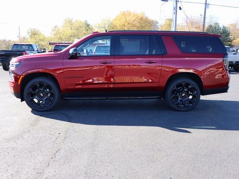 New 2026 Chevrolet Suburban RST image 30