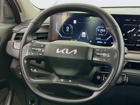 Used 2024 Kia EV9 Land AWD/4WD image 8