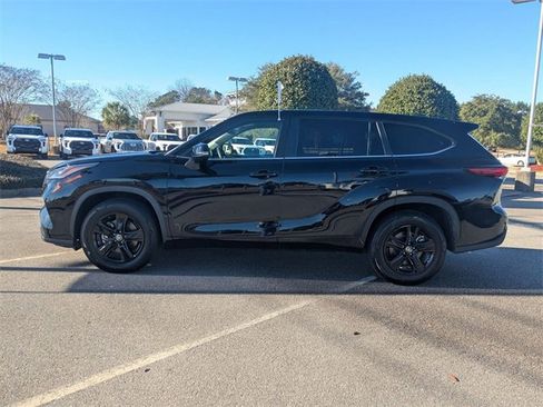 Used 2023 Toyota Highlander LE image 6