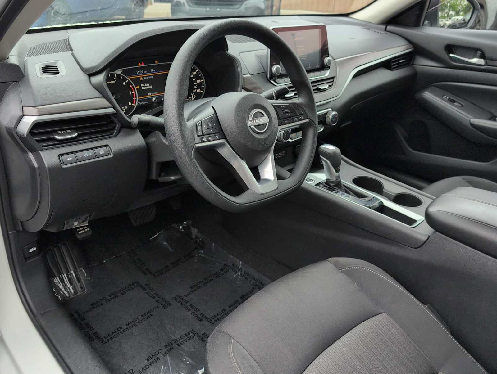 Used 2025 Nissan Altima 2.5 SV FWD image 10