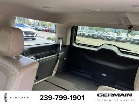 Used 2023 Lincoln Navigator Reserve RWD image 13