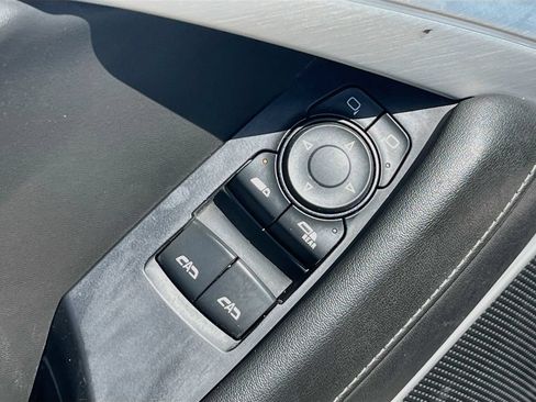Used 2020 Chevrolet Camaro SS RWD image 17