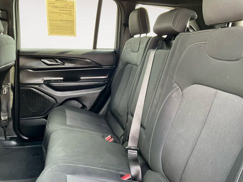 Used 2024 Jeep Grand Cherokee Laredo X image 27