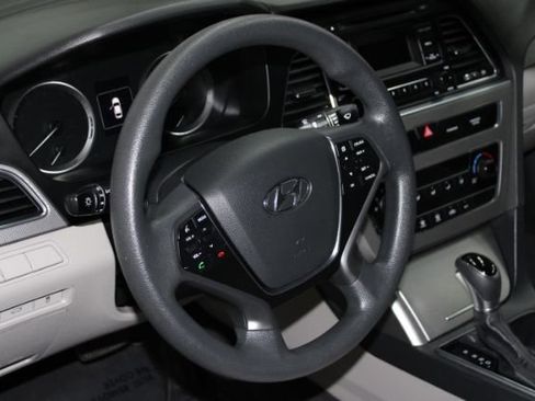 Used 2016 Hyundai Sonata SE image 11
