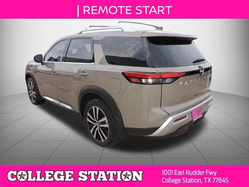 Used 2025 Nissan Pathfinder Platinum w/ Cargo Package FWD image 6