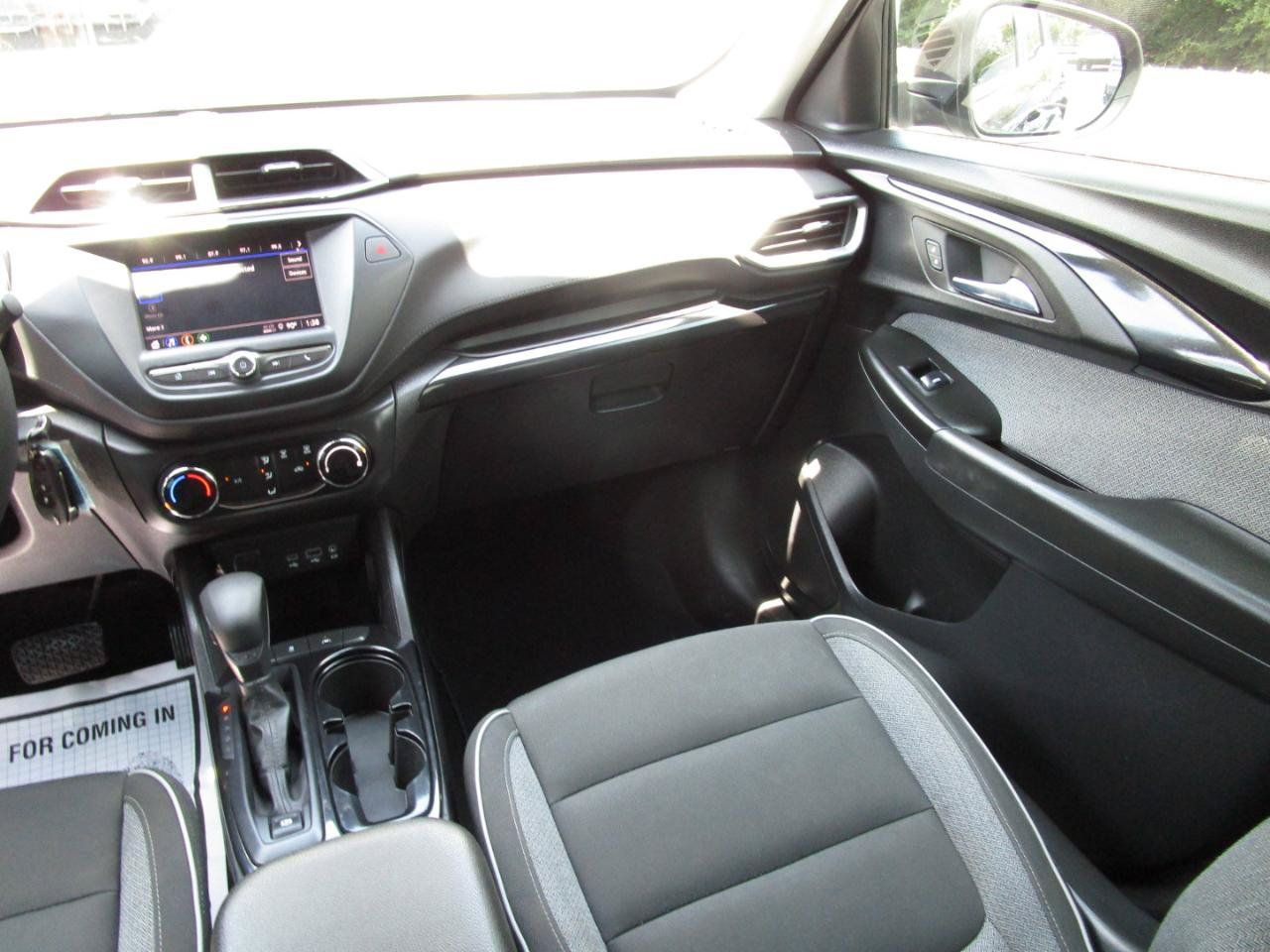 Used 2021 Chevrolet TrailBlazer LS FWD image 9