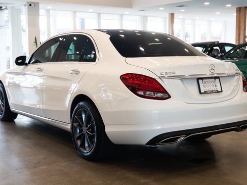 Used 2017 Mercedes-Benz C 300 4MATIC Sedan image 6